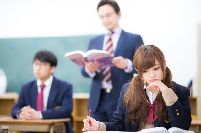 YUKA_eigokyoushi15215934_TP_V.jpg