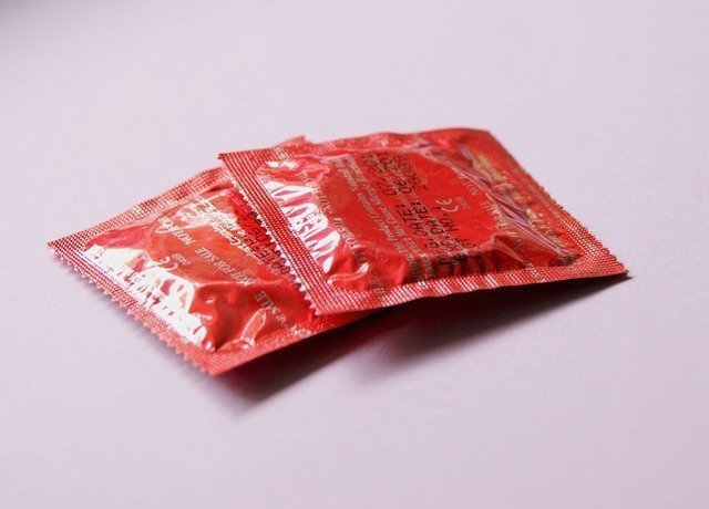 red-condoms-849407_640.jpg